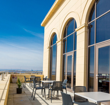 terrace on the great hall cafe bar 