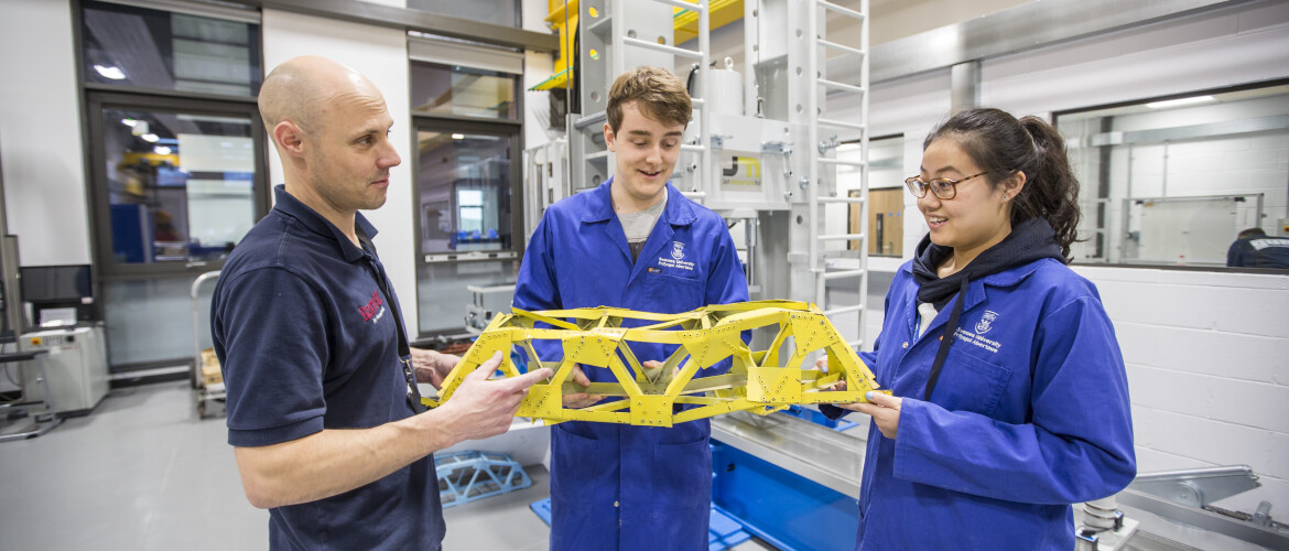 Students in structures lab - civil engineering