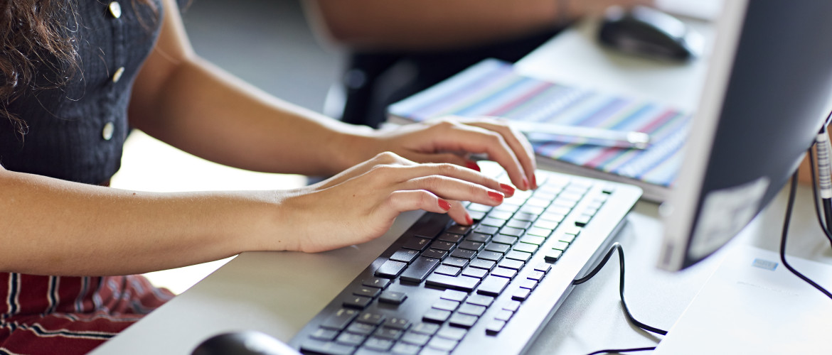 Hands on keyboard photo