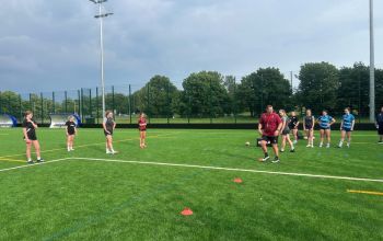 PDC players on the new 3G during training 