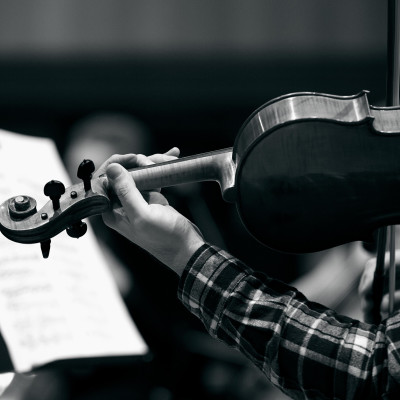 Somone playing violin