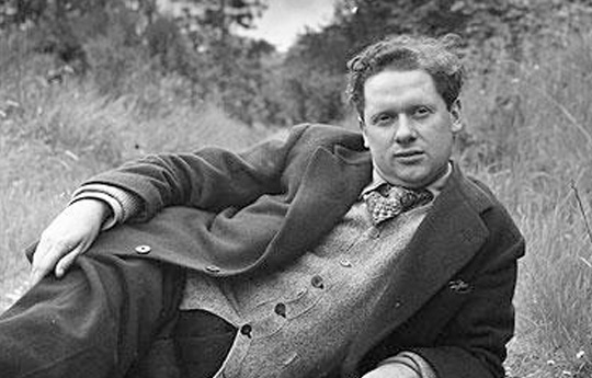 Dylan Thomas: gwella gwybodaeth, ysgogi allgymorth a llywio strategaeth