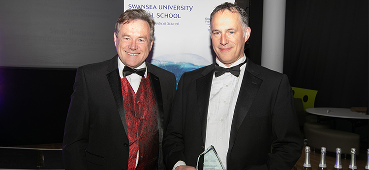 Simon Thompson Recieving the Enterprise and Innovation Award