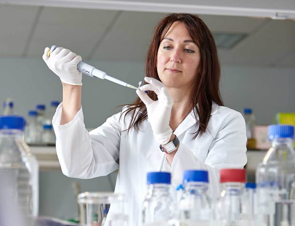 Shareen Doak using a pipette