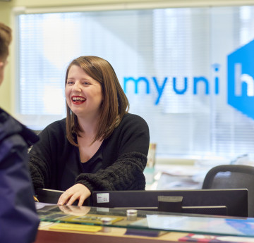 myuni hub staff helping student