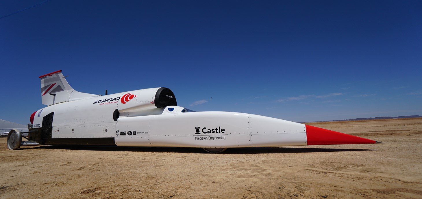 The BLOODHOUND LSR in the Hakskeenpan desert. 