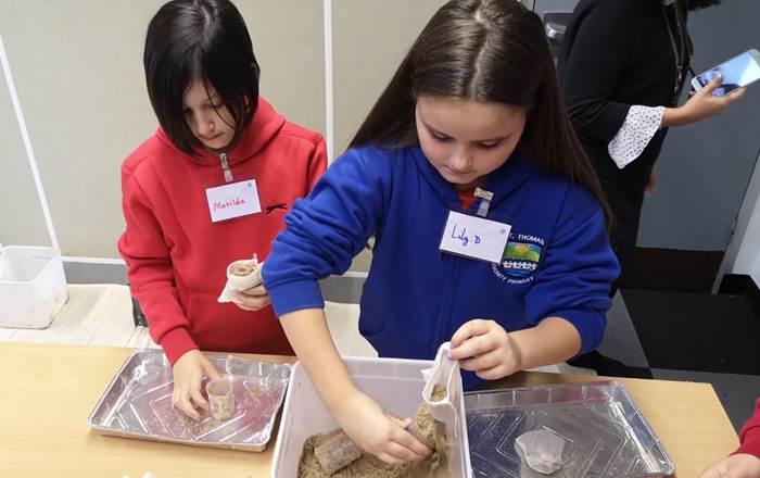 Youngsters taking part in the climate change workshops organised by the Lleisiau Bach/Little Voices project.