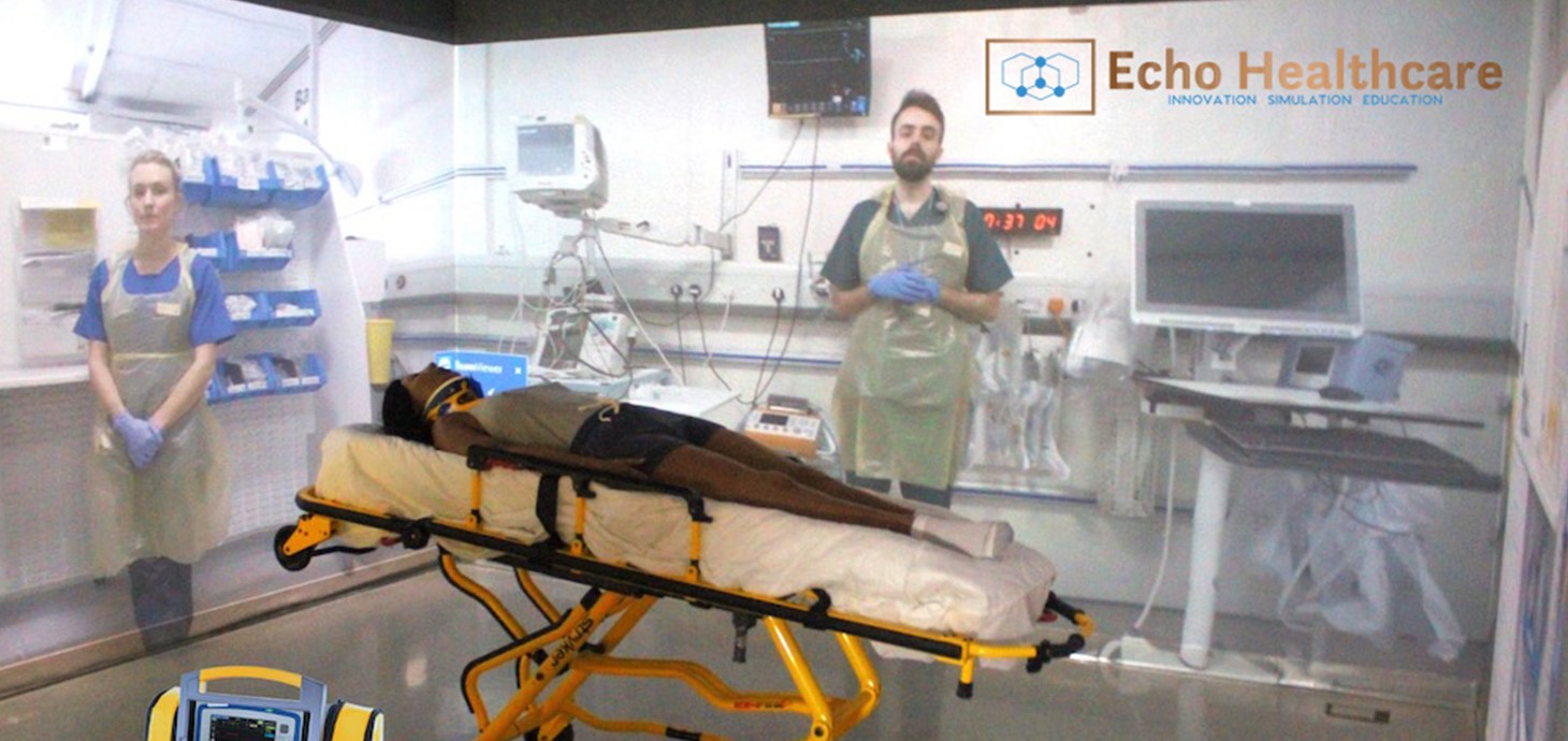 Immersive wall simulation suite with a mannekin on a trolley