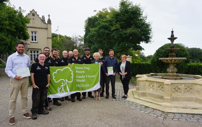 Ben Dix (Project Officer), a mix of the Grounds Team and Campus Operations Team, Paul Edwards (Grounds Manager), Michelle Dene (Head of Campus Operations).