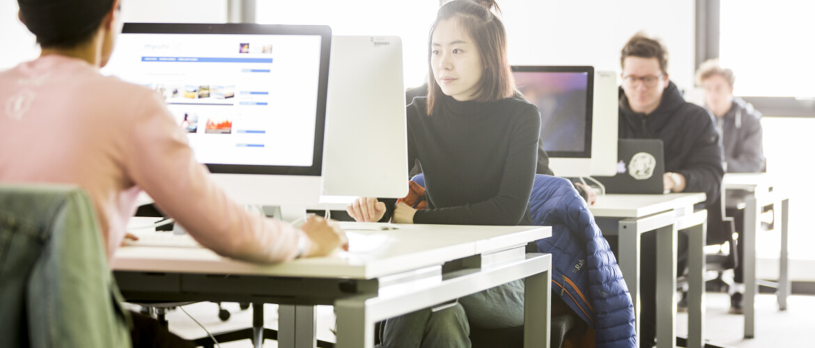 students working in a computer lab